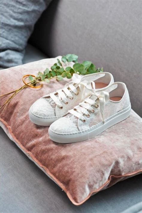 Braut Sneaker: Bequeme & legere Schuhe für coole Bräute